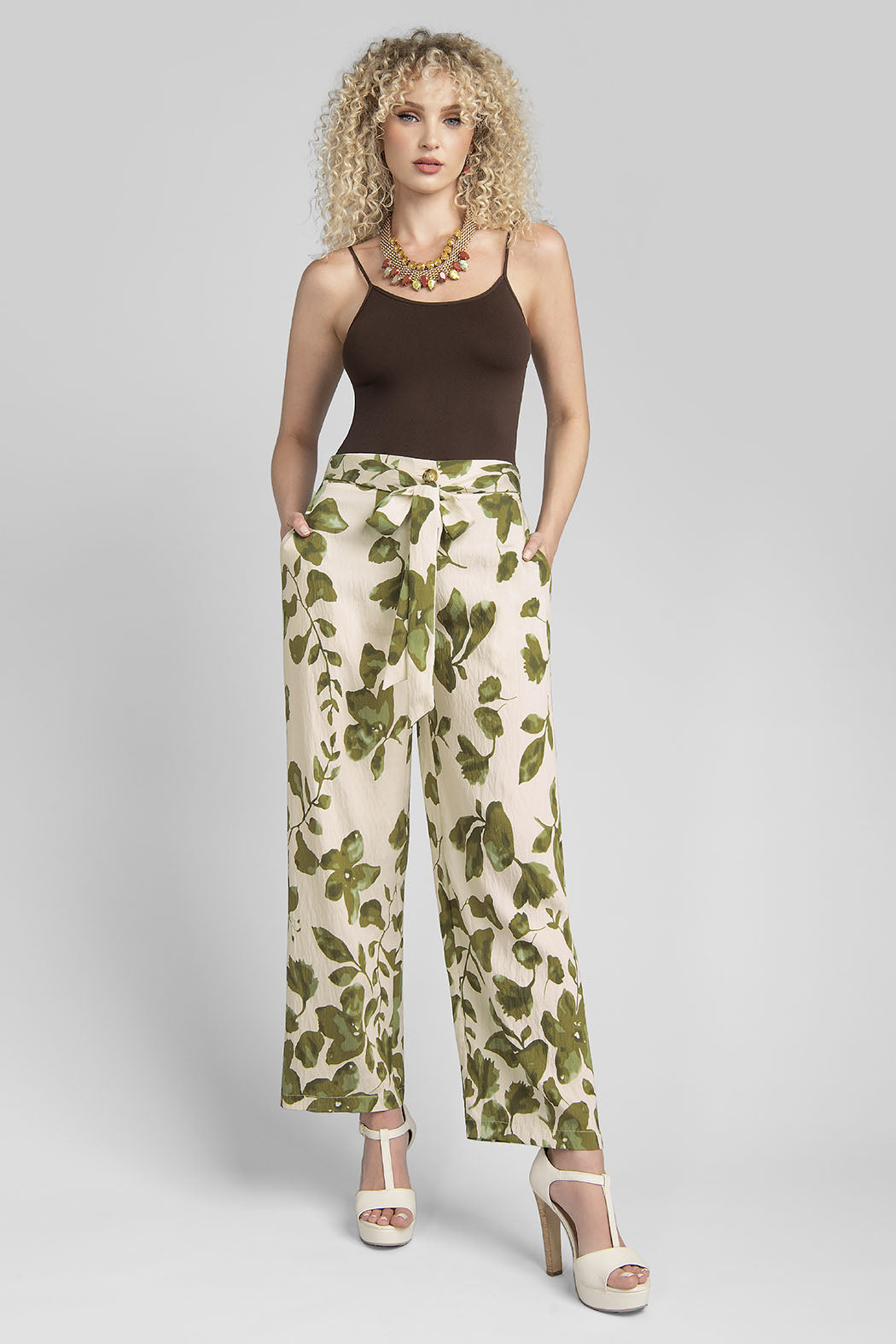 Pantalon Amplio Con Estampado De Flores
