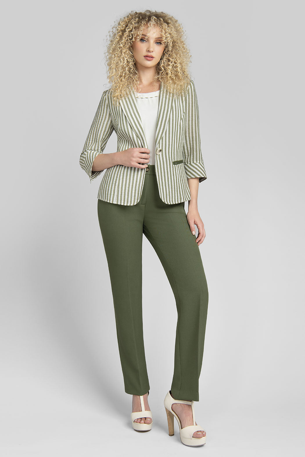 Conjunto De Pantalon Con Blusa Y Saco De Rayas Manga 3/4 Y Cuello De Solapa