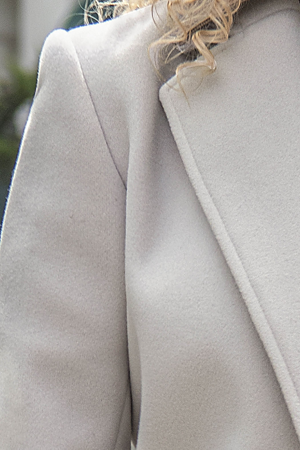 Abrigo Largo Con Solapa Y Simulador De Sueter Abajo