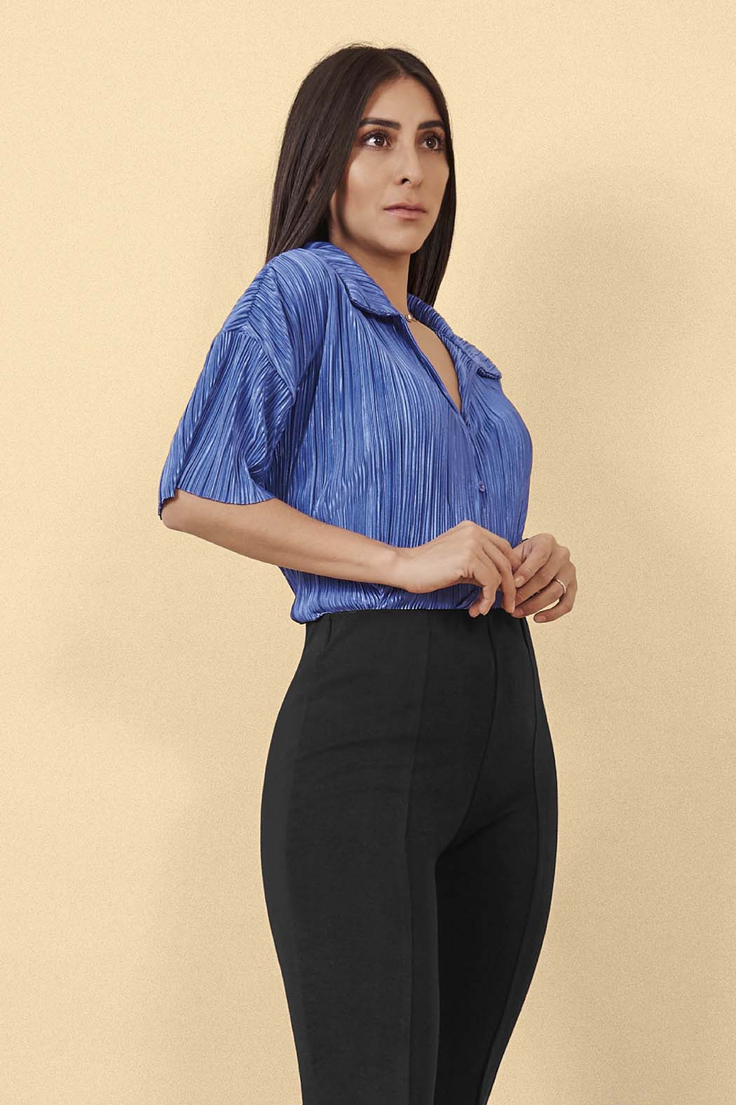 Blusa Lisa Con Manga Corta