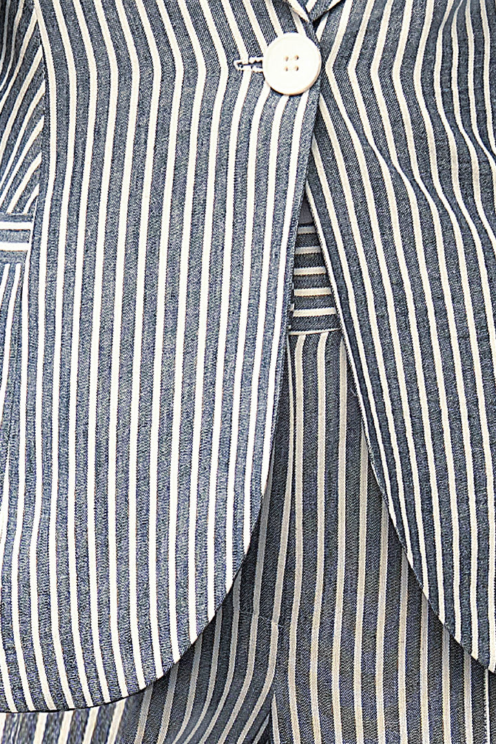 Conjunto De Pantalon Con Saco De Rayas