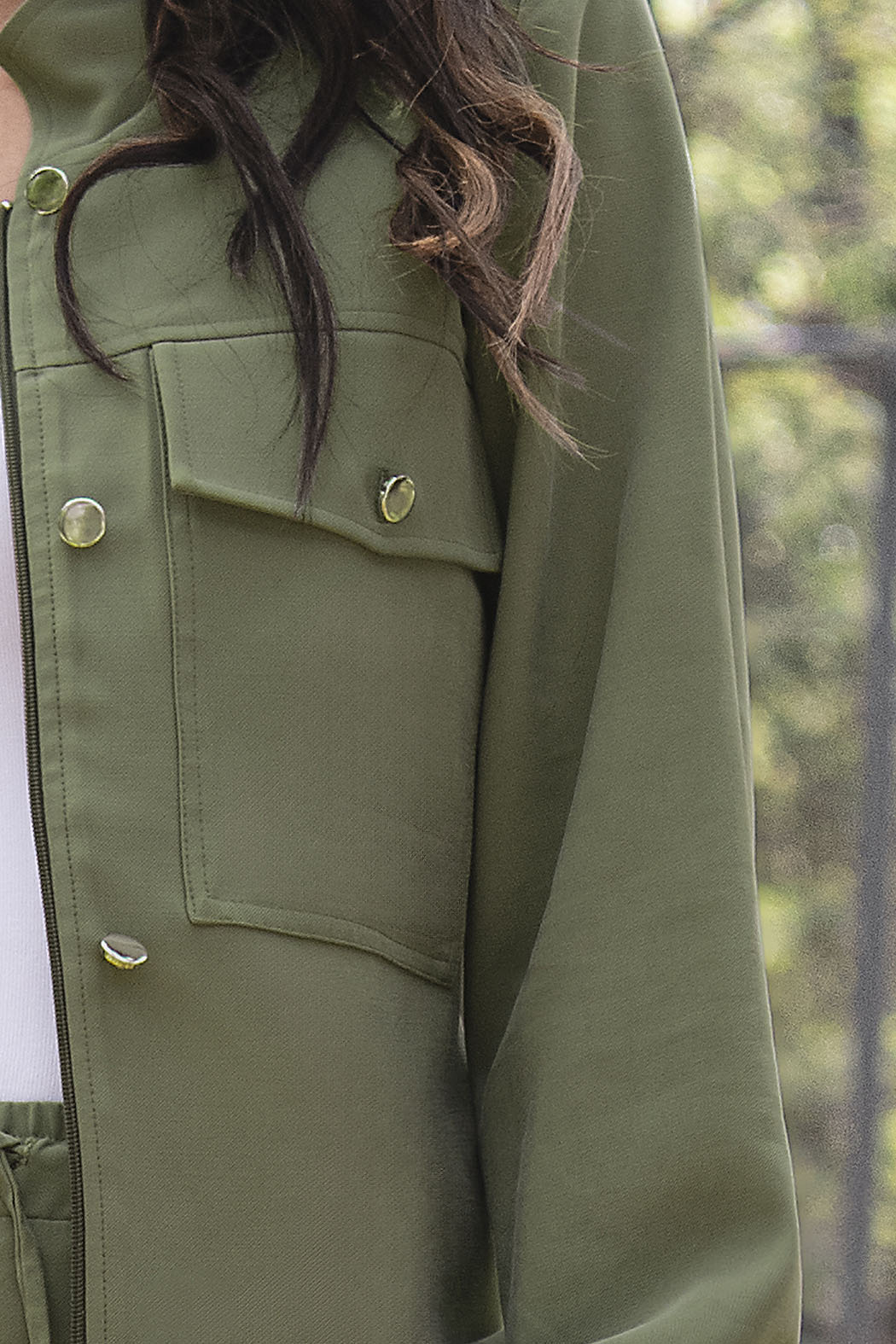 Conjunto De Pantalon Liso Con Resorte En Cintura Y Chamarra Con Botones Y Bolsas Al Frente