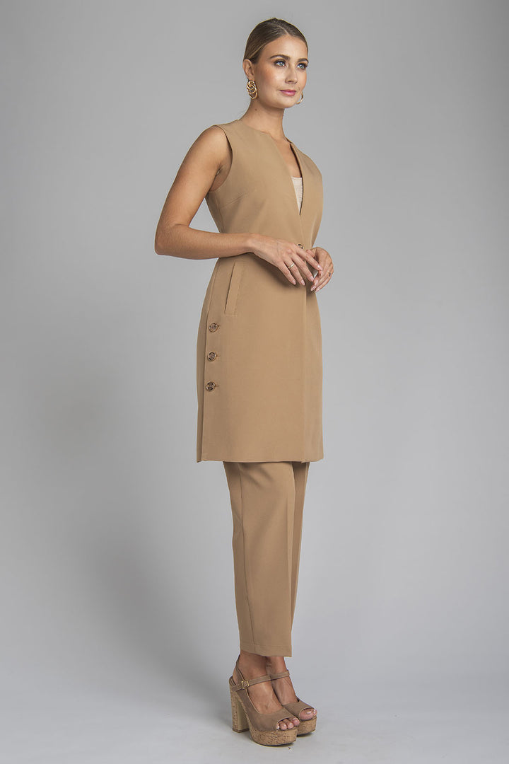 Conjunto De Pantalon Liso Y Chaleco Largo Con Boton Al Frente Y En Costados