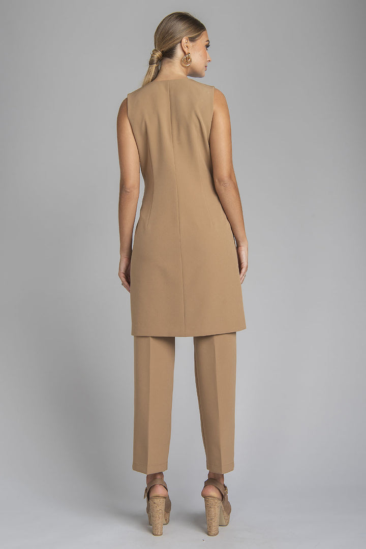 Conjunto De Pantalon Liso Y Chaleco Largo Con Boton Al Frente Y En Costados