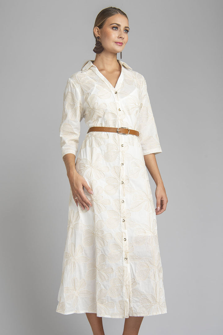 Vestido Largo Camisero Con Detalles De Flores Bordadas Y Cinturon