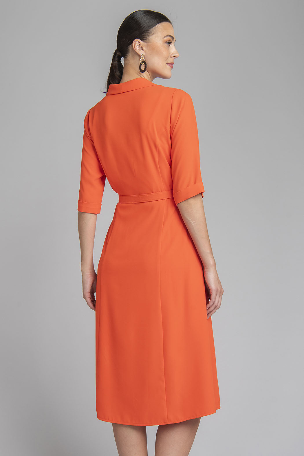 Vestido Liso Largo De Manga 3/4 Botones Al Frente Cinturon Y Abertura En Costados