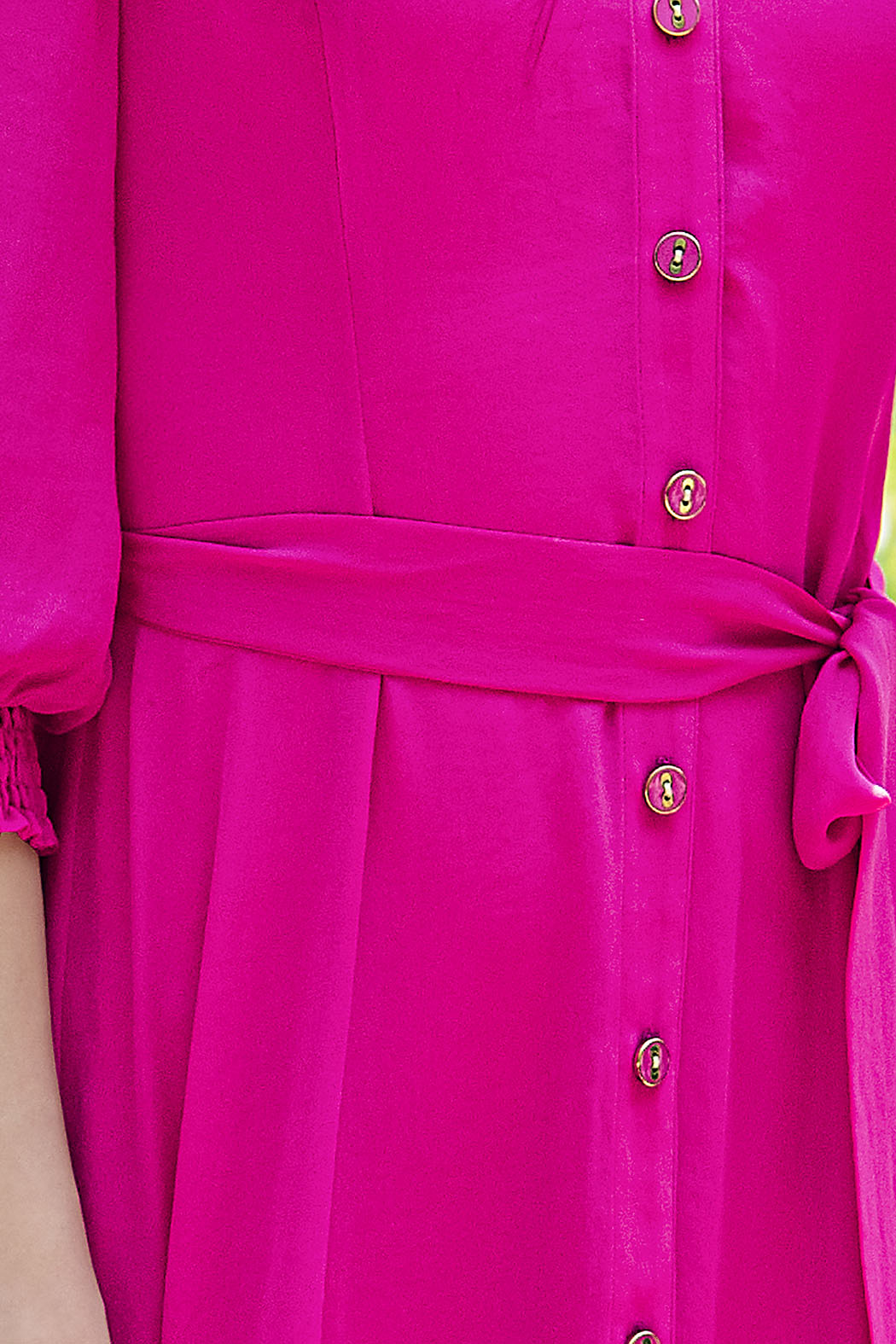 Vestido Largo Liso Con Resorte En Mangas Botones Al Frente Y Jareta En Cintura