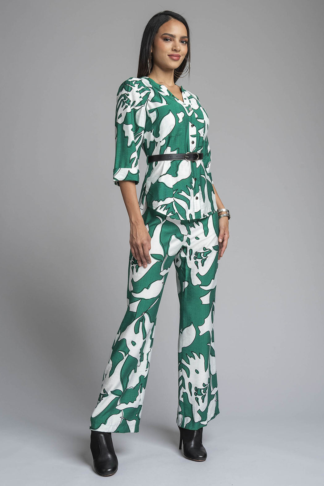 Conjunto De Pantalon Con Blusa Estampado Y Cinturon