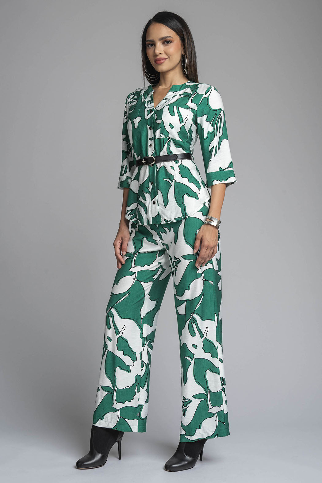 Conjunto De Pantalon Con Blusa Estampado Y Cinturon