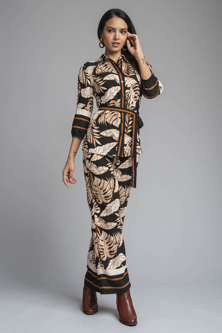 Conjunto De Pantalon Con Blusa Camisera Estampado