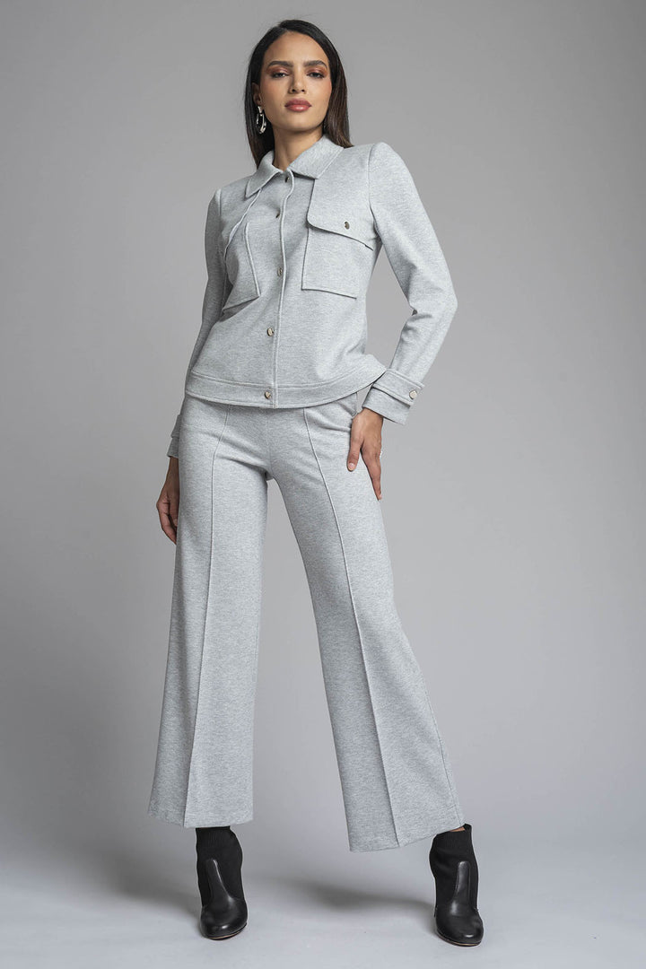 Conjunto De Pantalon Con Saco Y Bolsas Al Frente