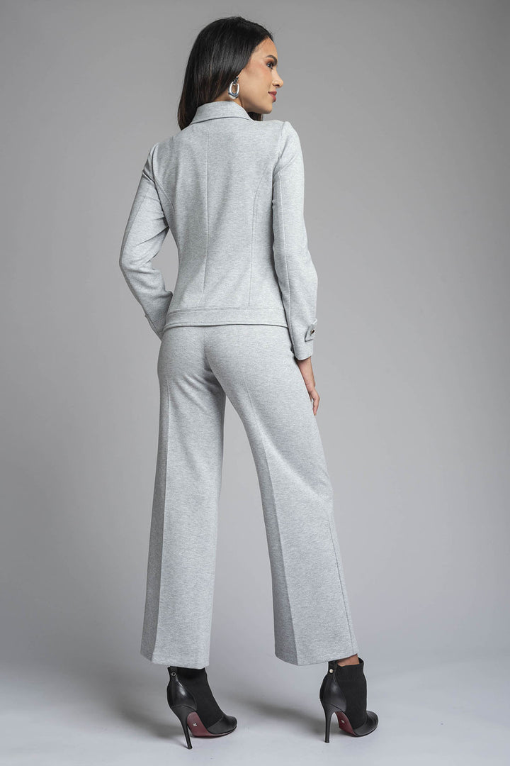 Conjunto De Pantalon Con Saco Y Bolsas Al Frente