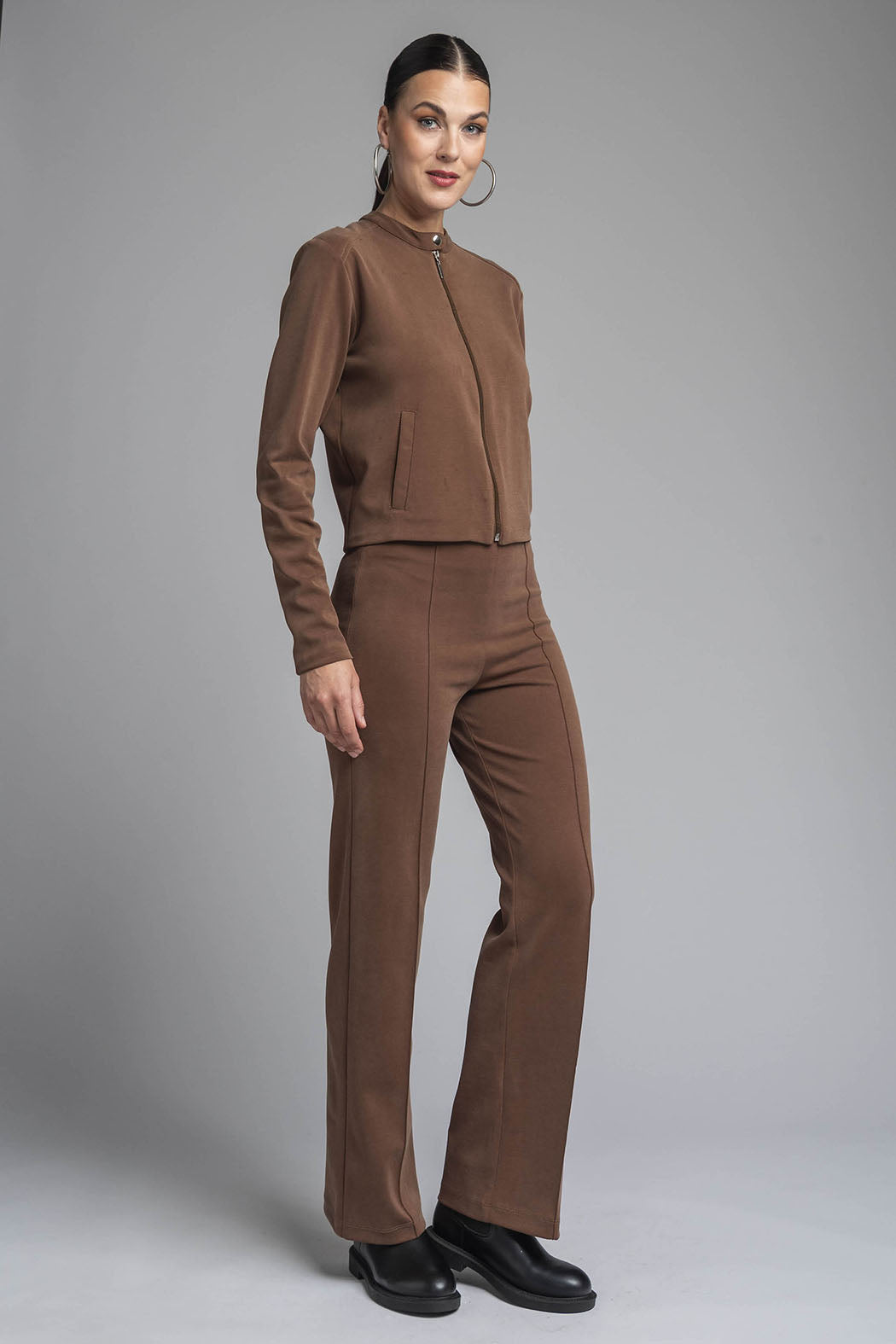 Conjunto De Pantalon Con Chamarra Corta
