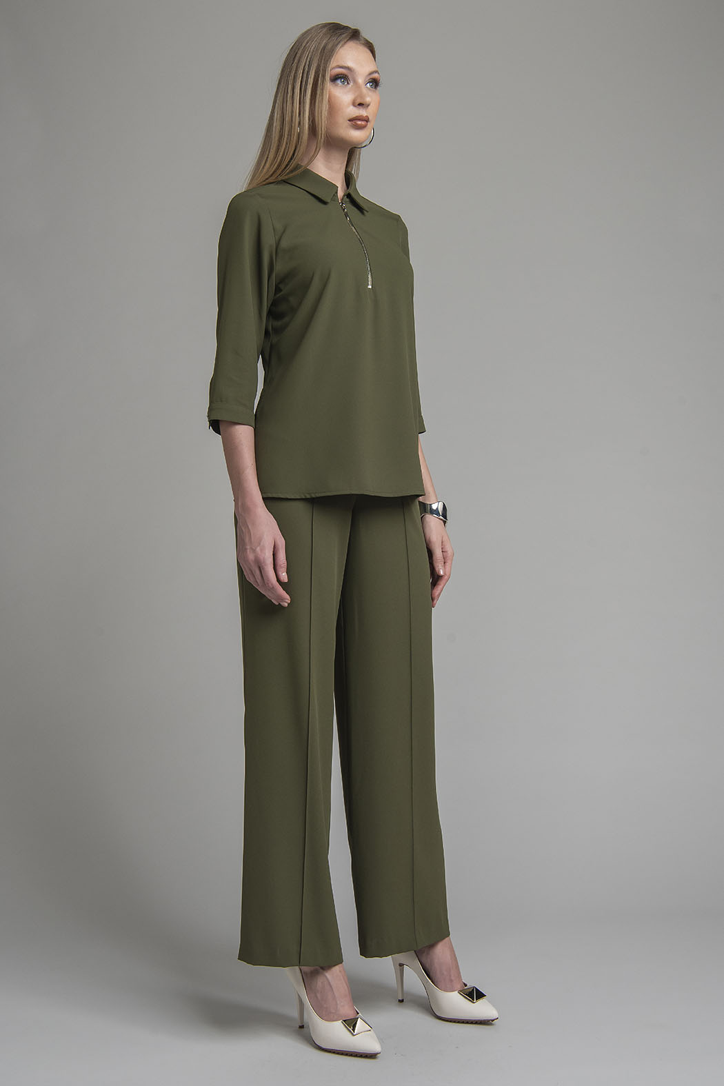 Conjunto De Pantalon Con Blusa