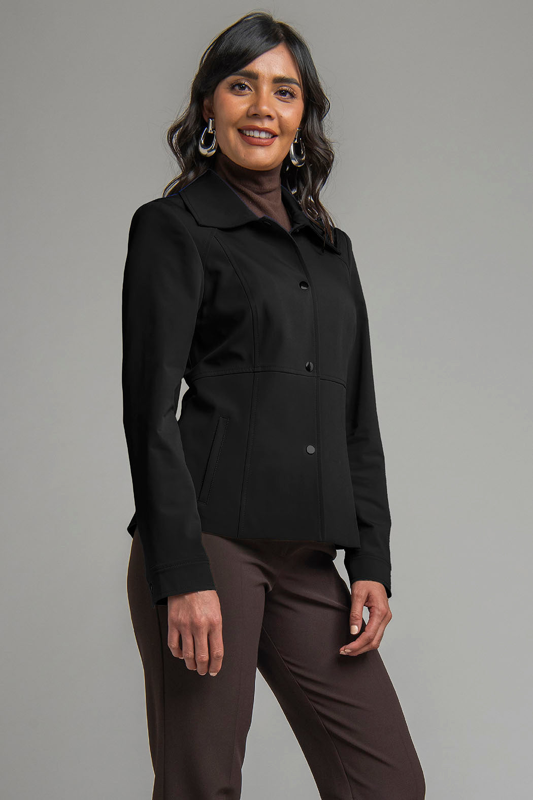 Chamarra Corta Con Broches