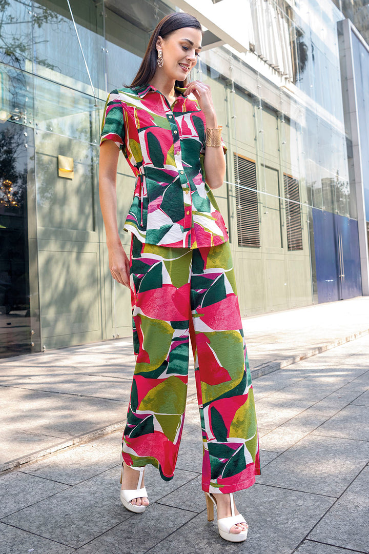 Conjunto De Pantalon Con Blusa Estampada