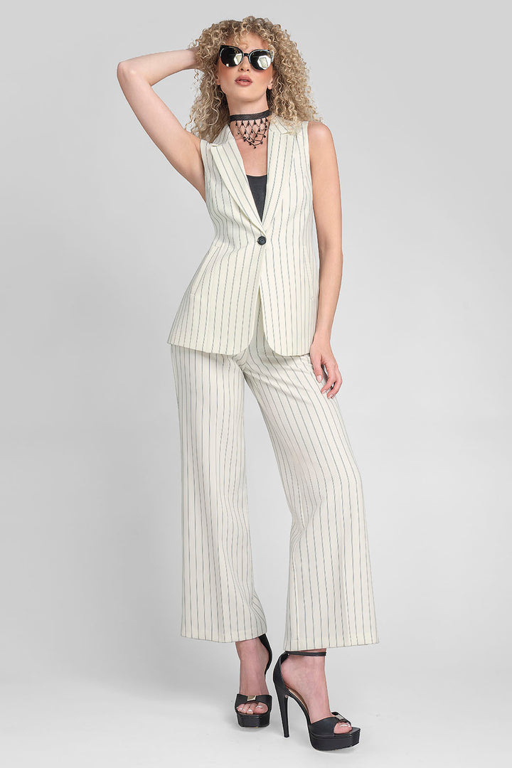 Conjunto De Pantalon Con Chaleco De Rayas