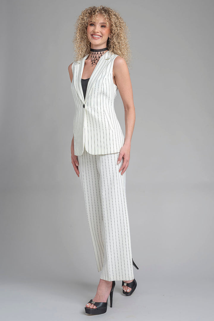 Conjunto De Pantalon Con Chaleco De Rayas