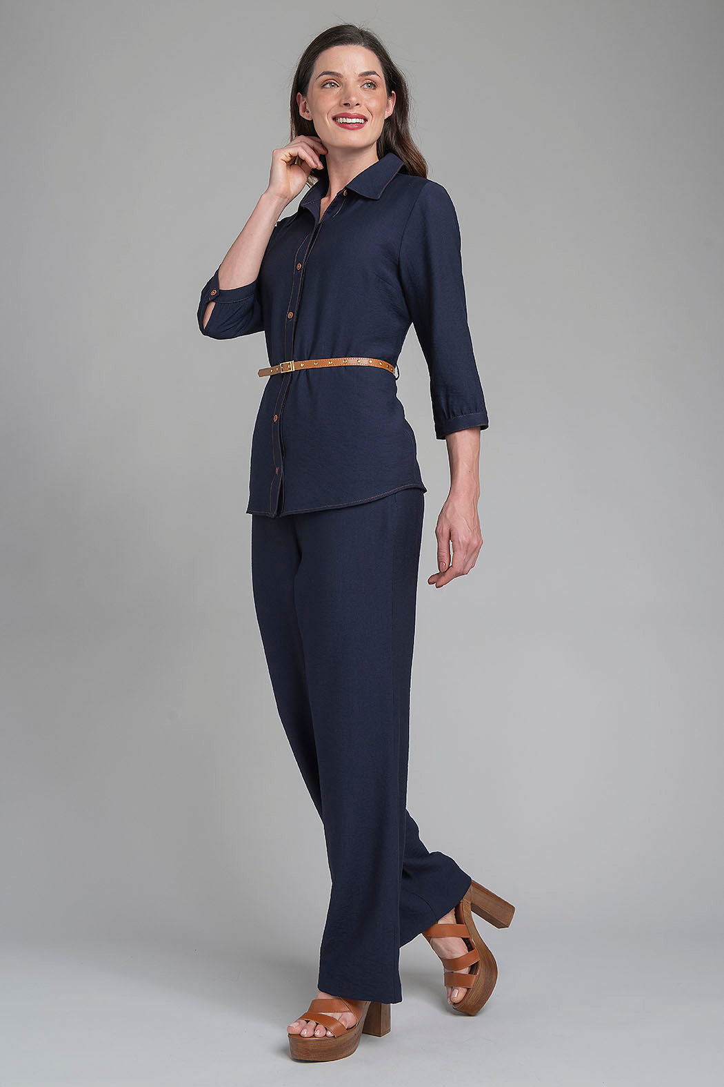 Conjunto De Pantalon Con Top Y Blusa