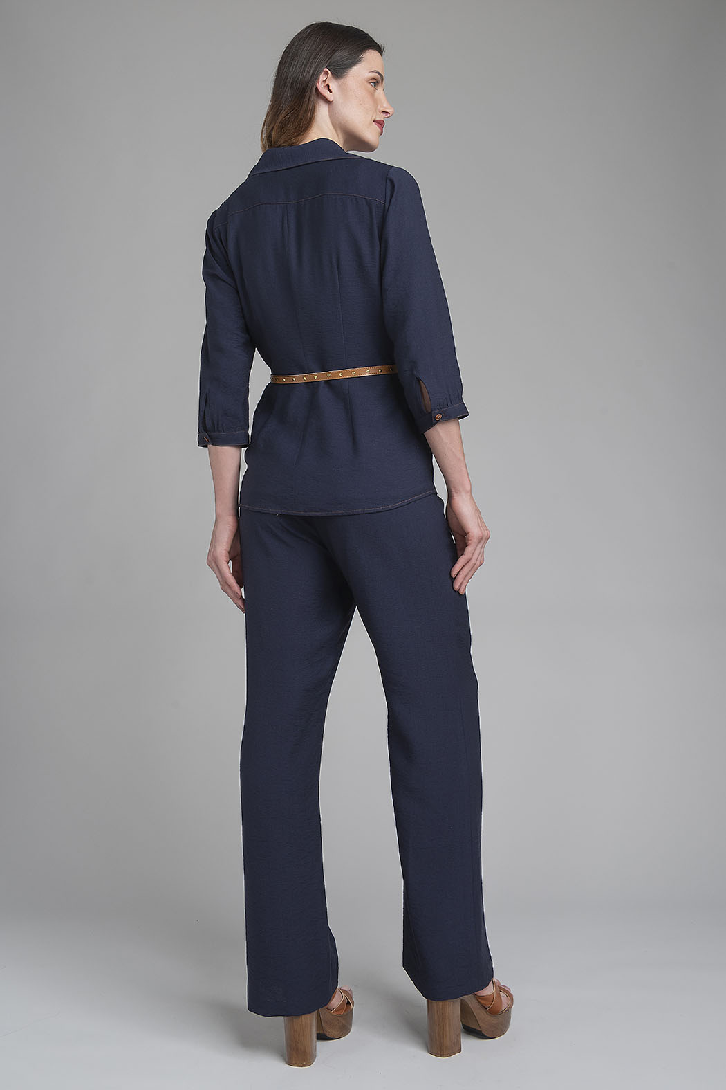 Conjunto De Pantalon Con Top Y Blusa