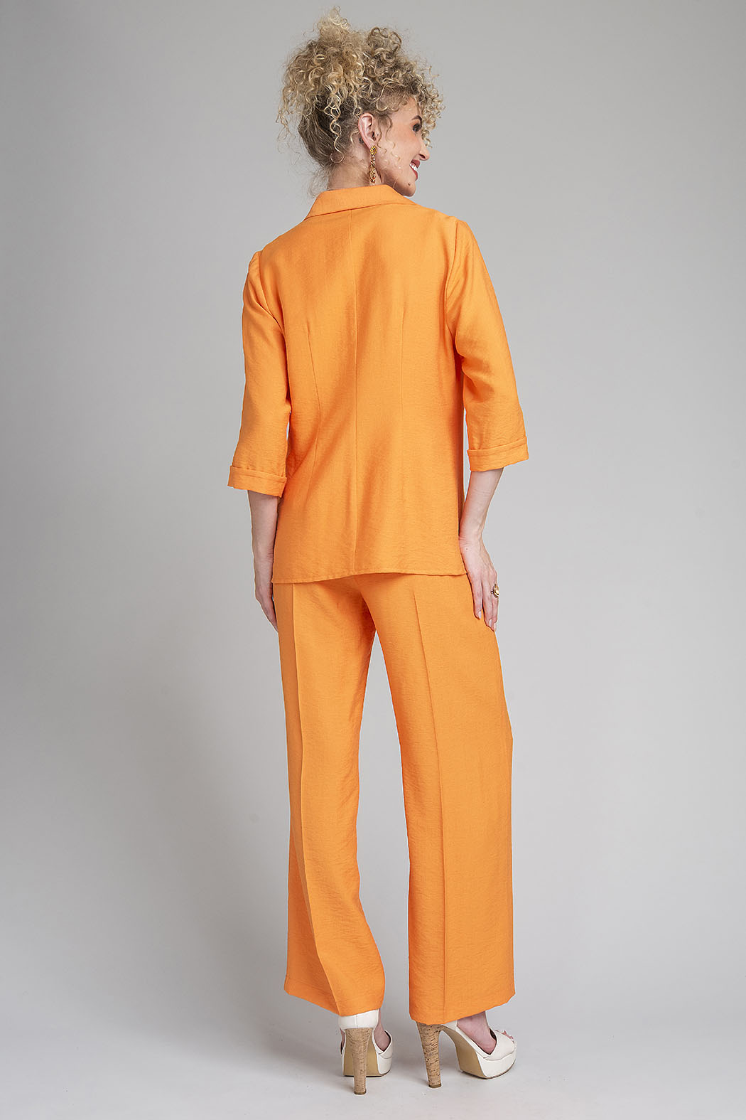 Conjunto De Pantalon Con Top Y Blusa Lisa