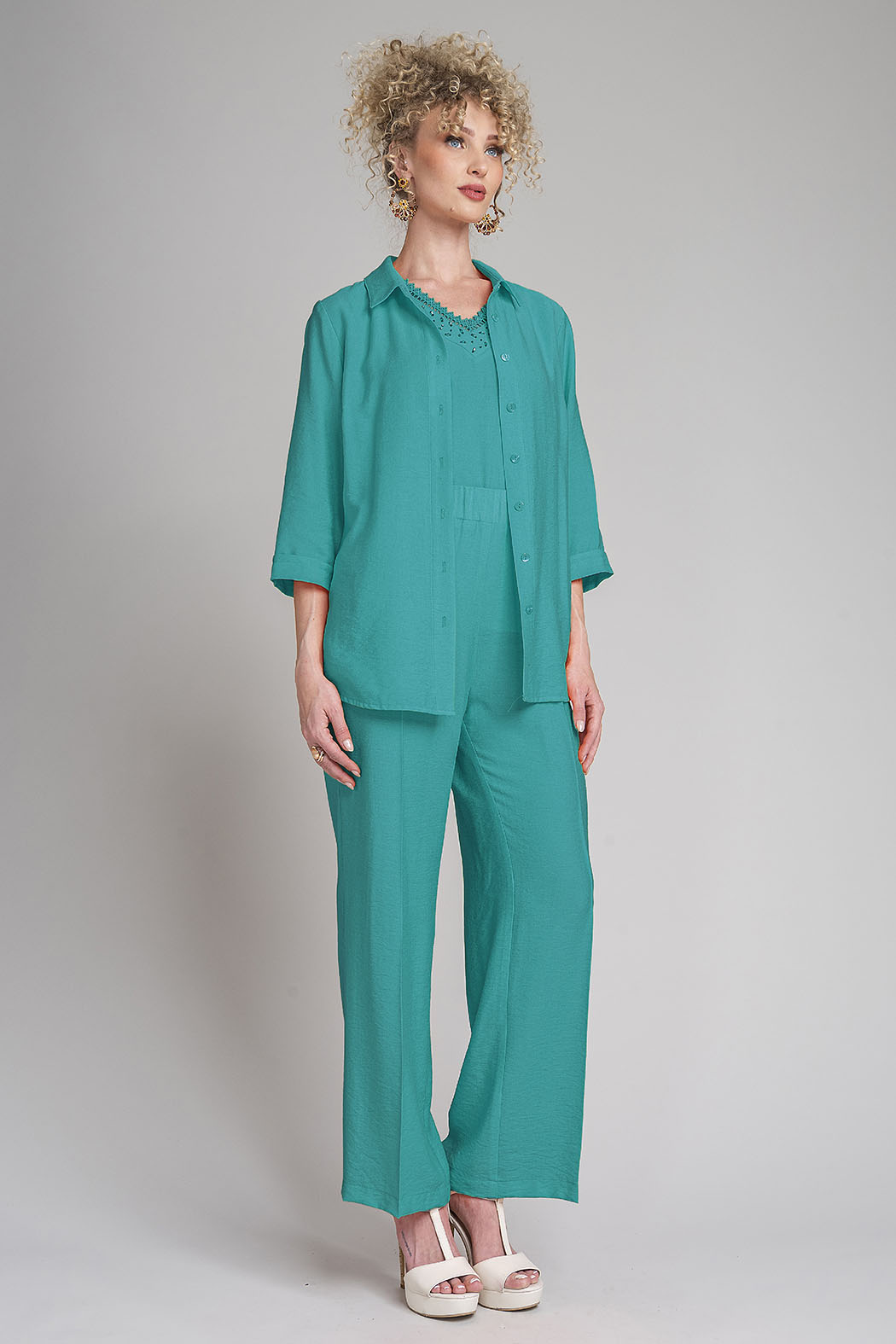 Conjunto De Pantalon Con Top Y Blusa Lisa