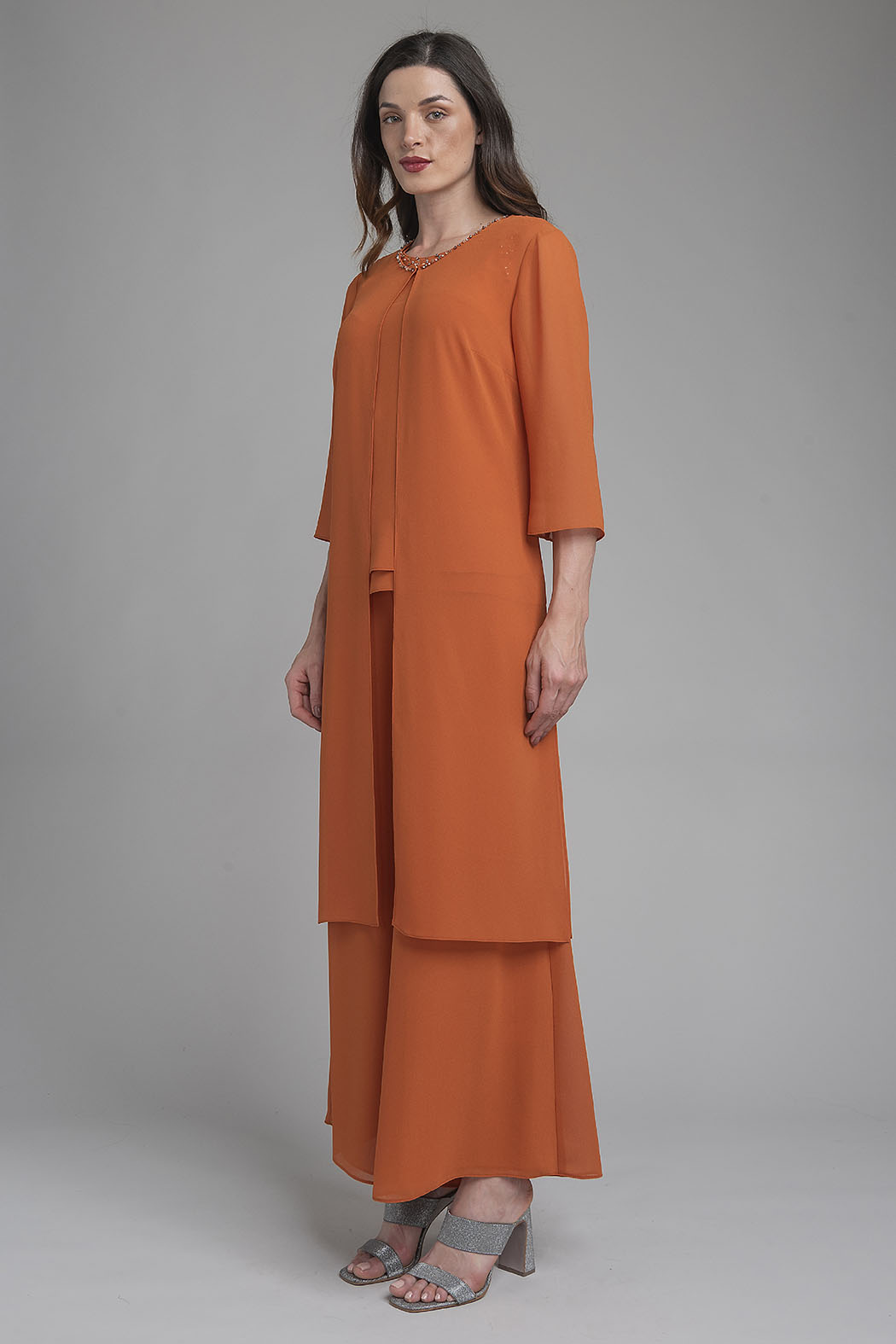 Conjunto De Pantalon Con Top Y Ensamble Largo