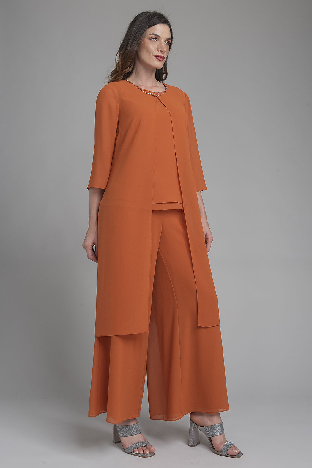 Conjunto De Pantalon Con Top Y Ensamble Largo