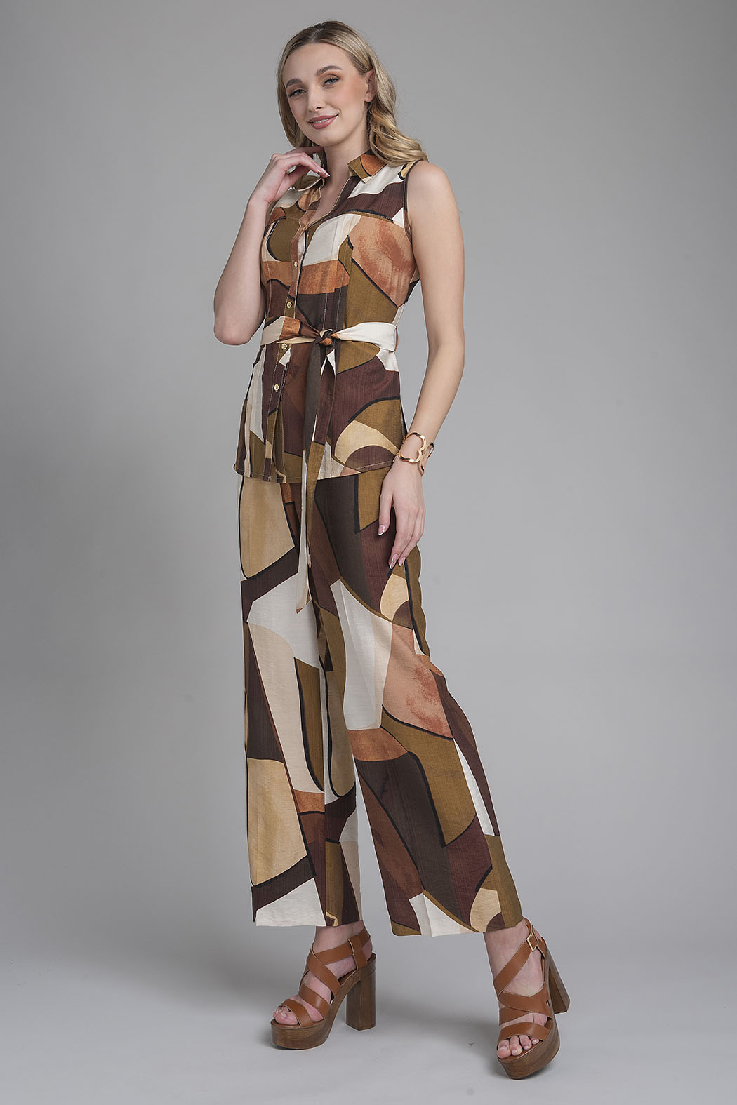 Conjunto De Pantalon Con Blusa Estampado