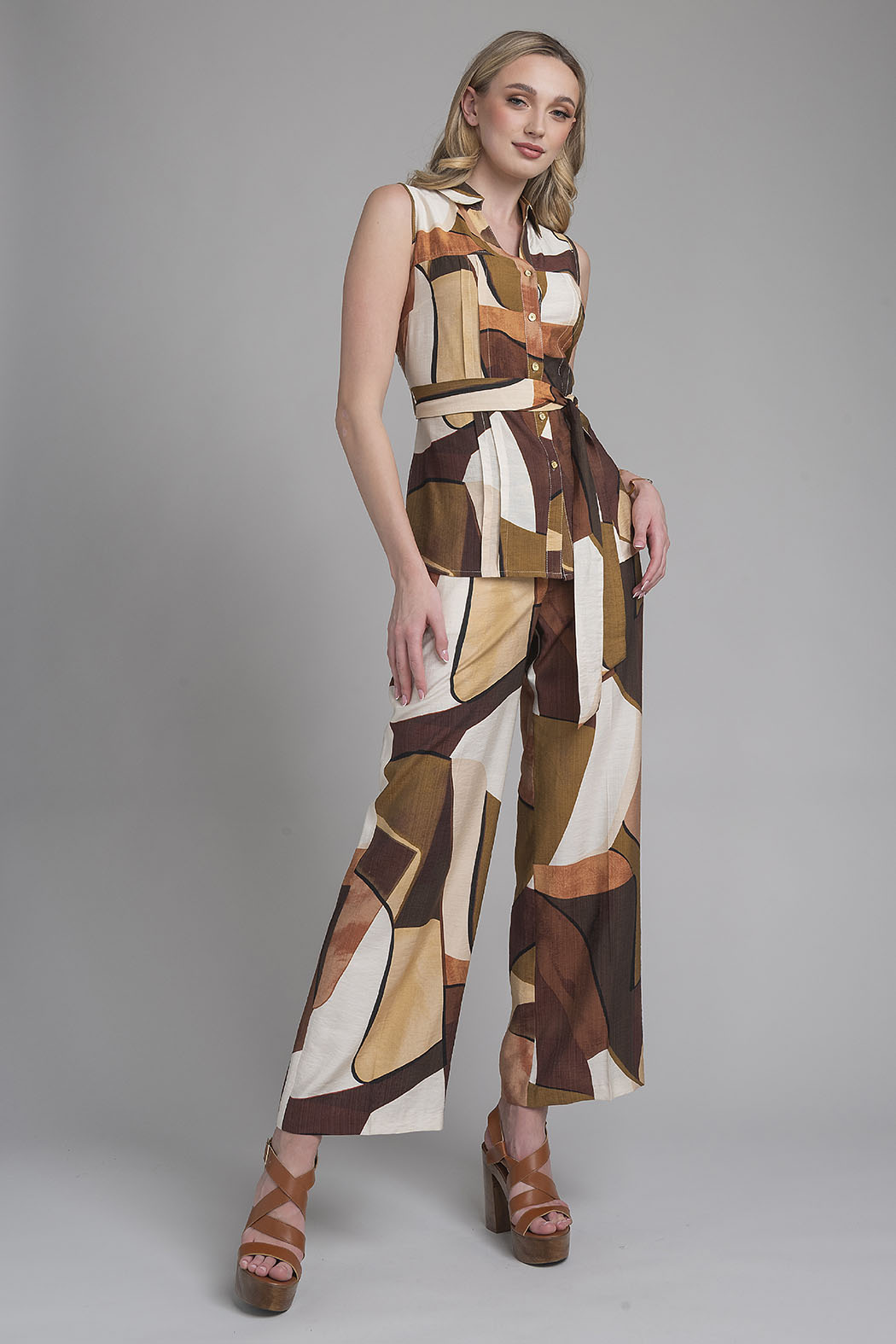 Conjunto De Pantalon Con Blusa Estampado