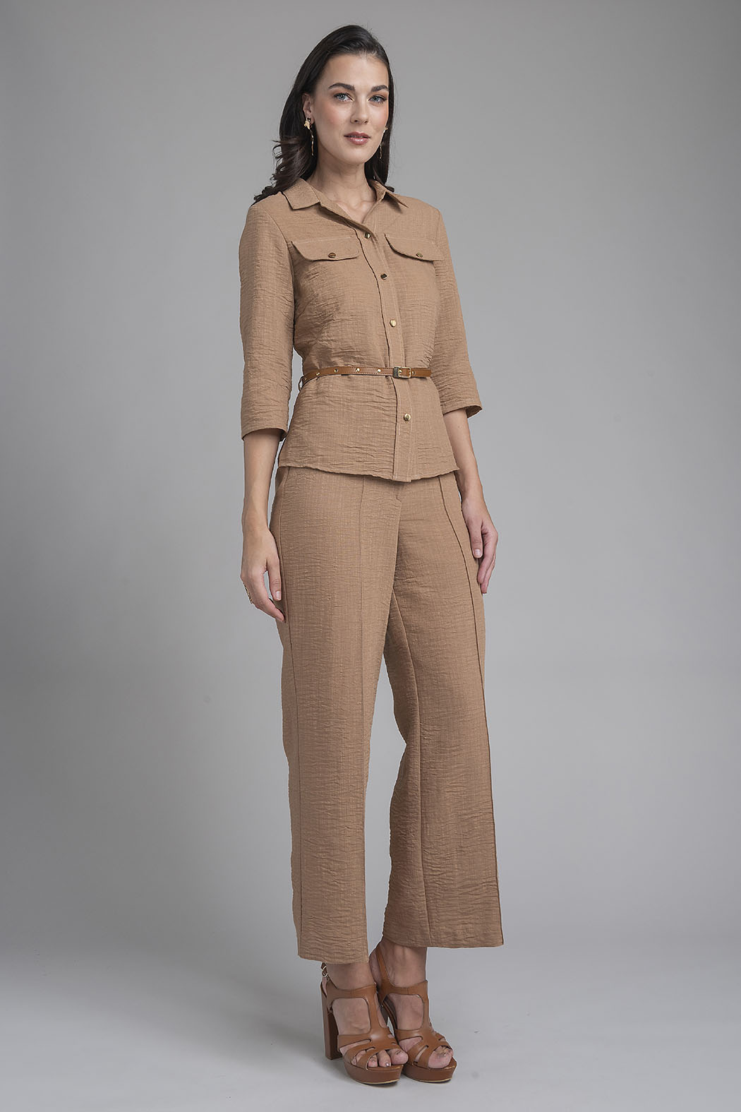 Conjunto De Pantalon Con Blusa Camisera