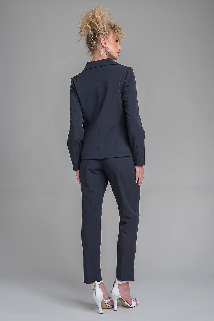 Conjunto De Pantalon Con Blusa De Rayas Y Saco