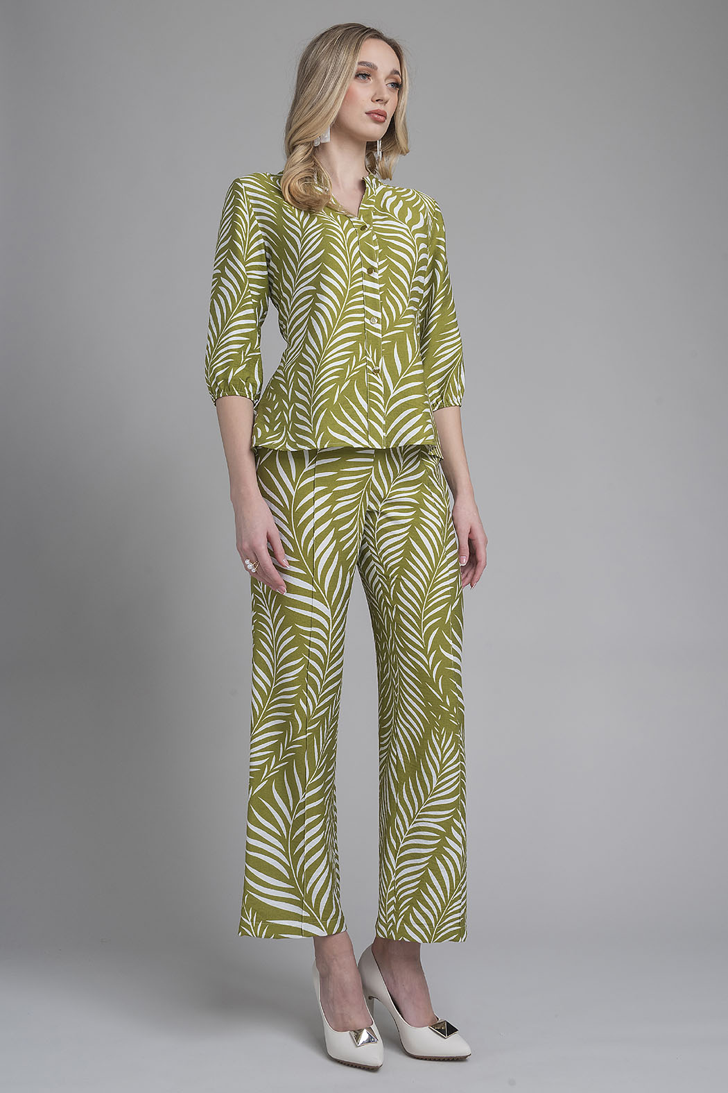 Conjunto De Pantalon Con Blusa Estampada