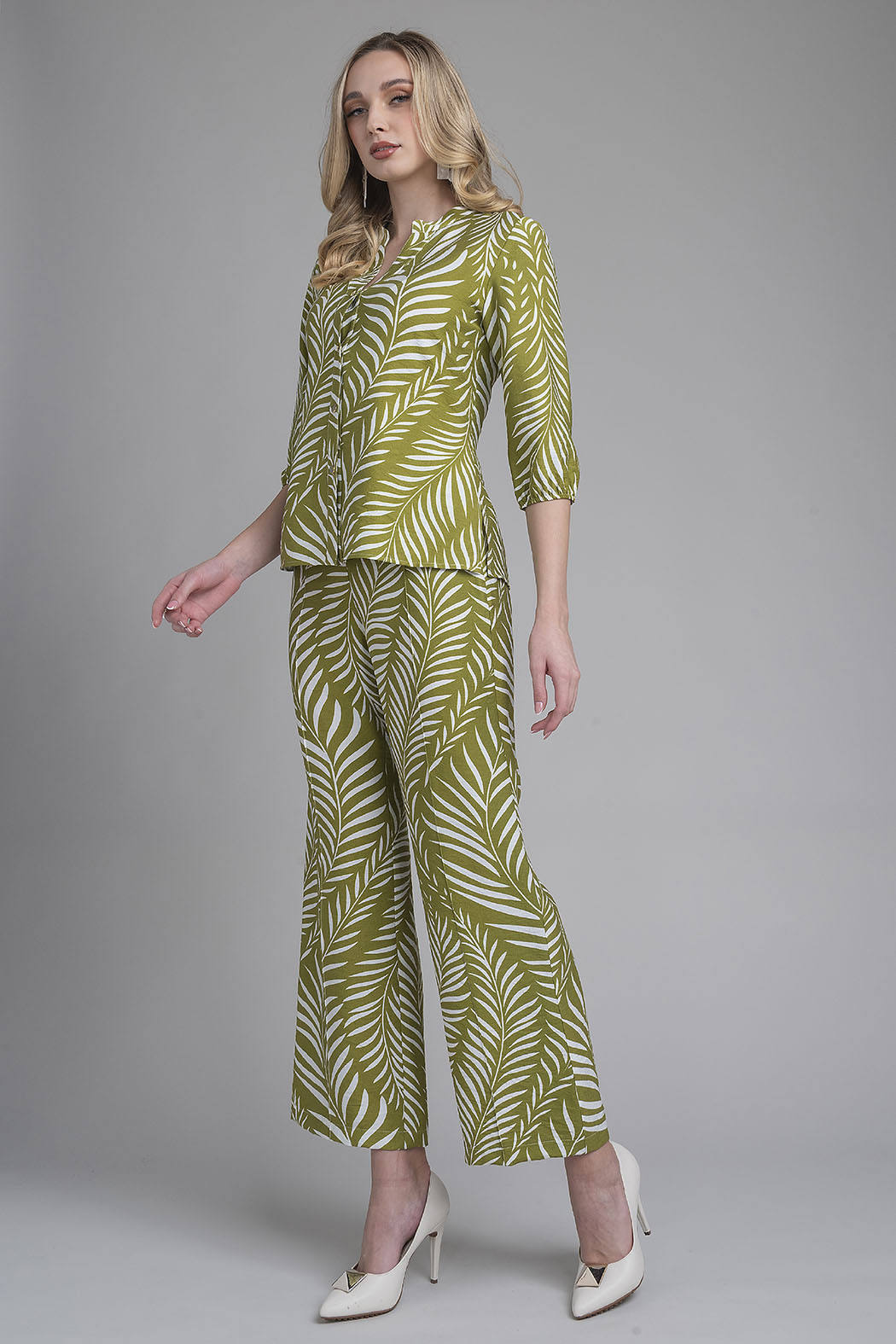 Conjunto De Pantalon Con Blusa Estampada