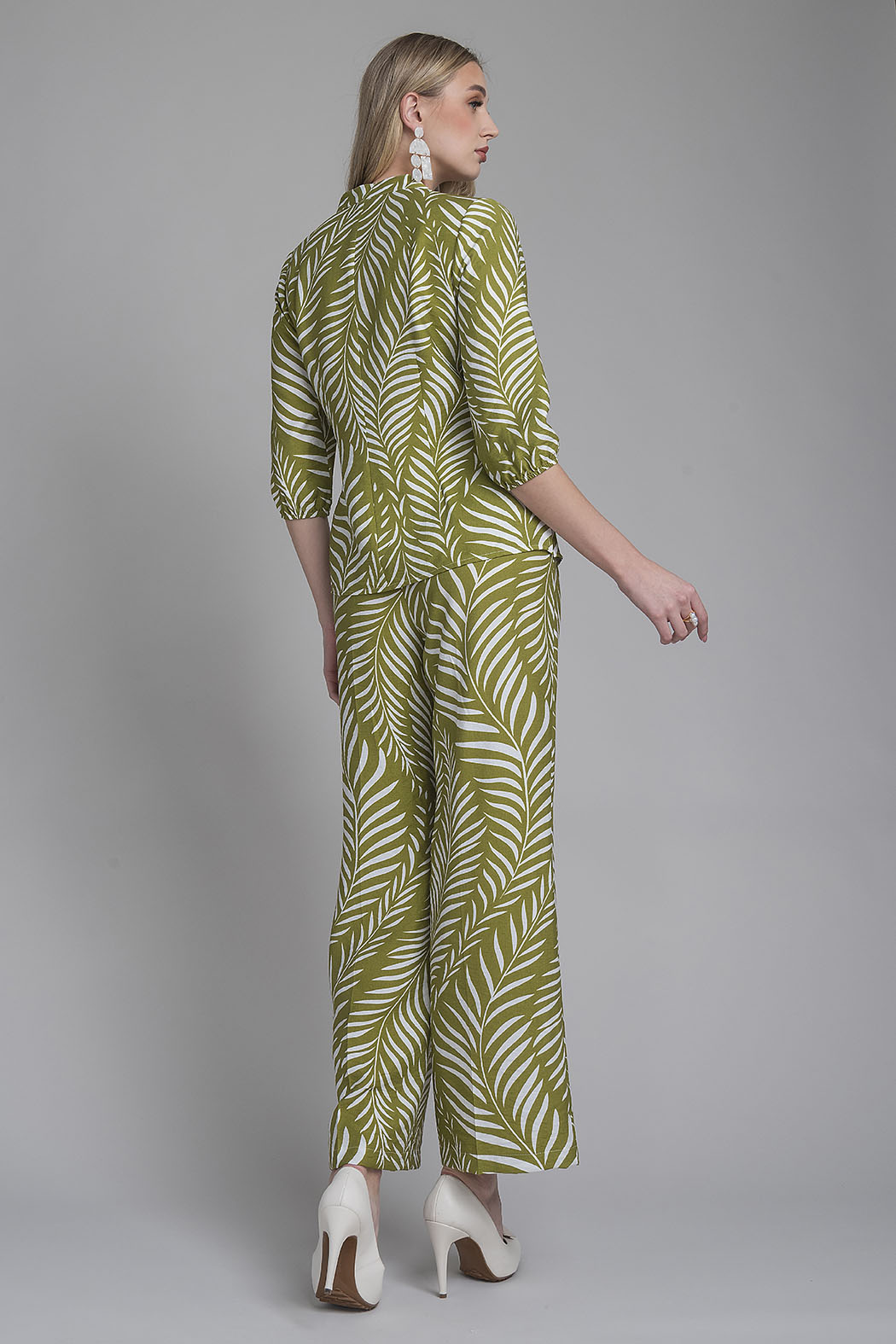 Conjunto De Pantalon Con Blusa Estampada