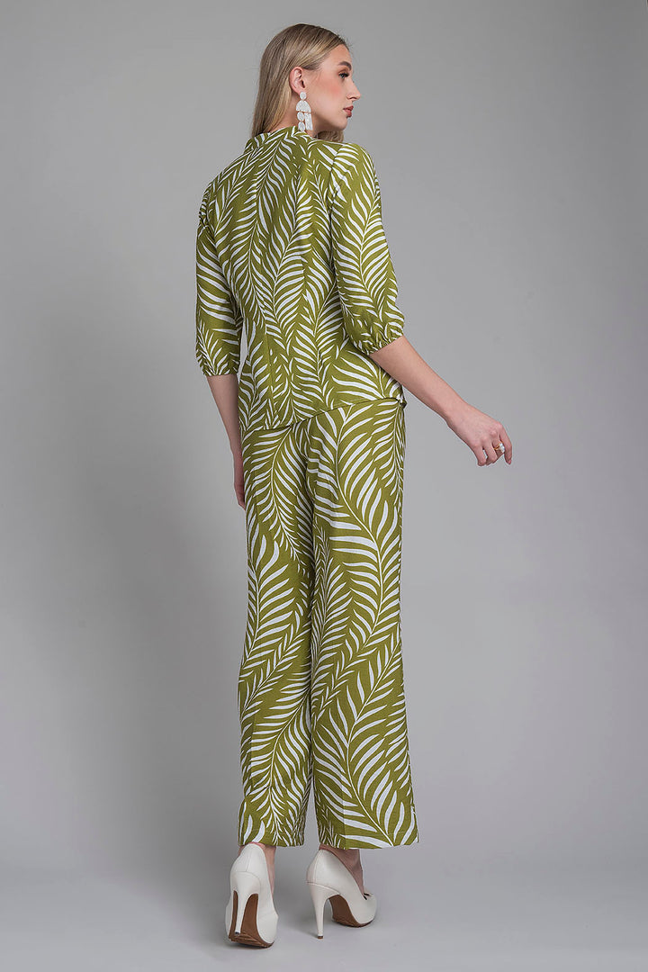 Conjunto De Pantalon Con Blusa Estampada