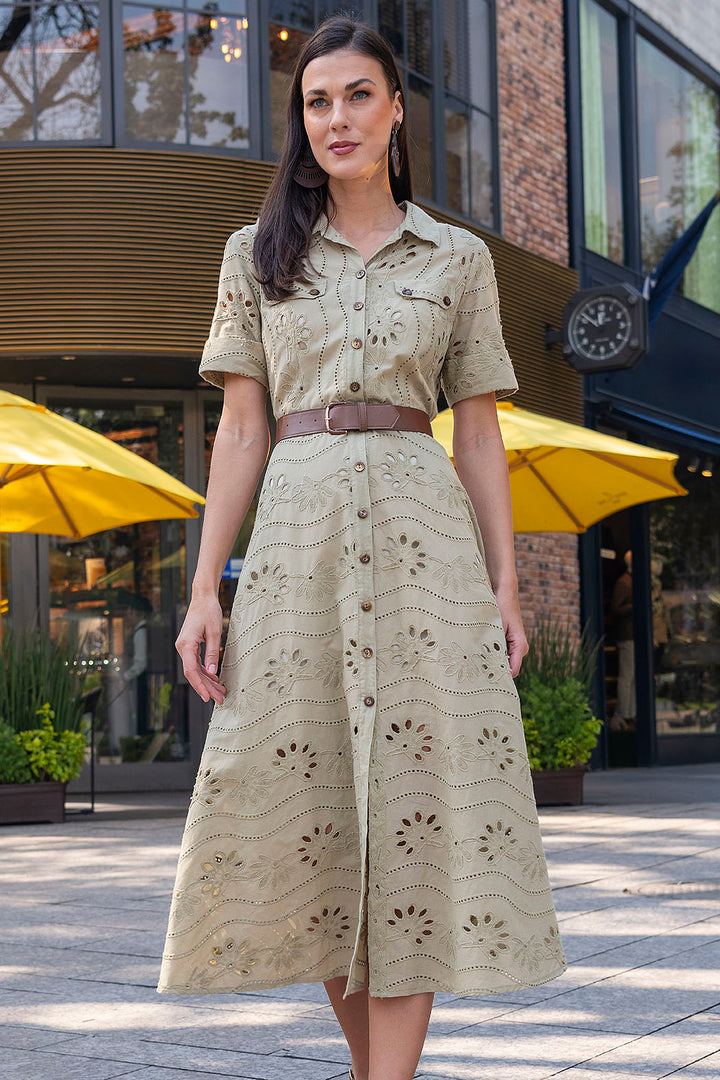 Maxi Vestido Con Flores Bordadas Y Cinturon