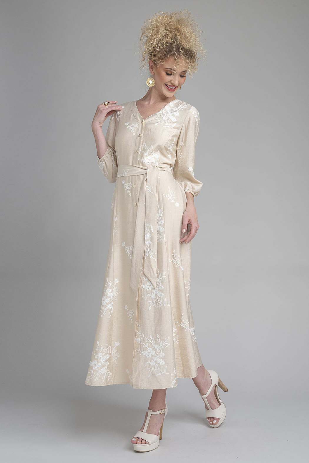 Maxi Vestido De Manga Larga Con Flores Bordadas