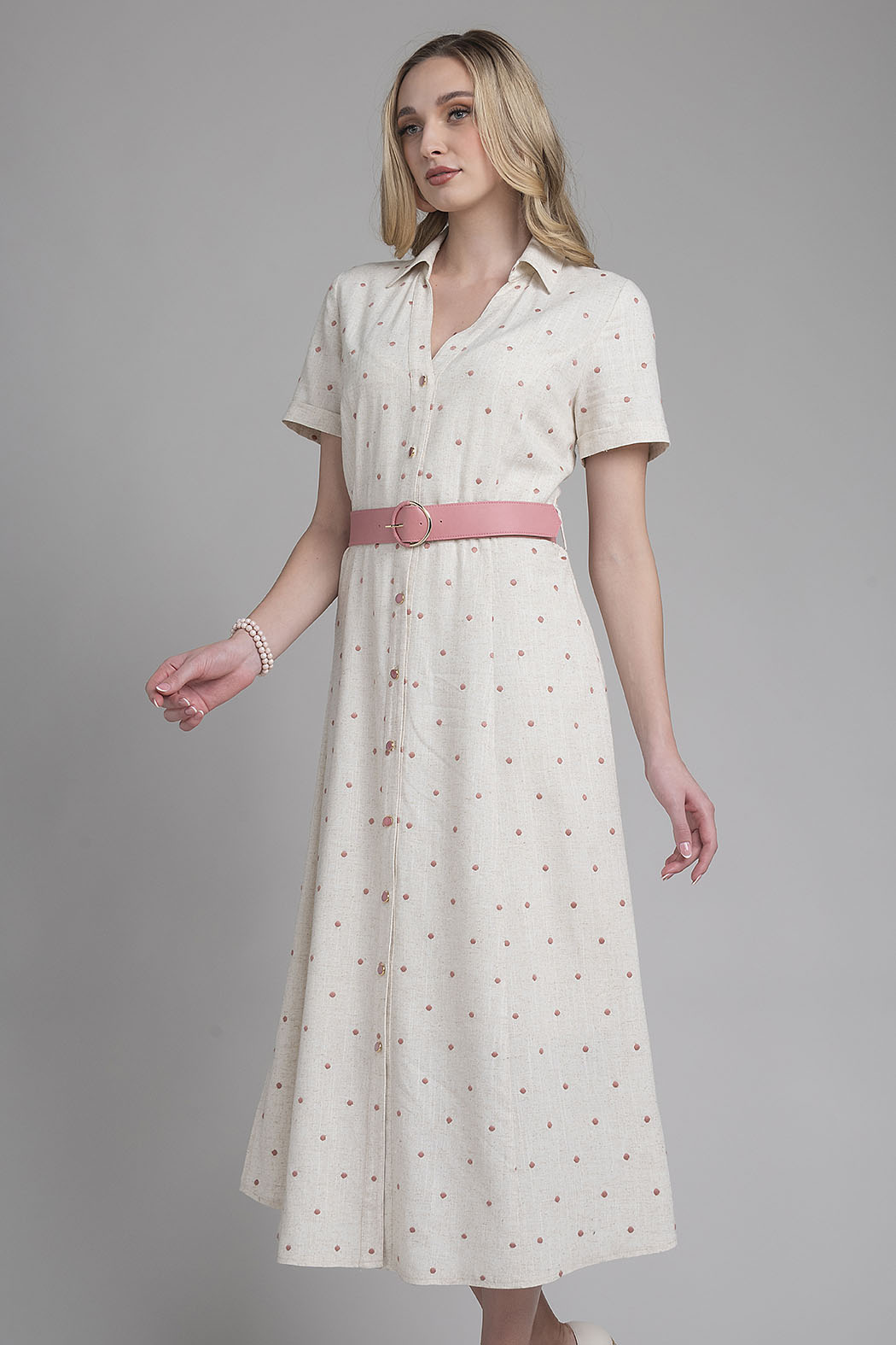 Maxi Vestido Con Sutiles Lunares Y Cinturon