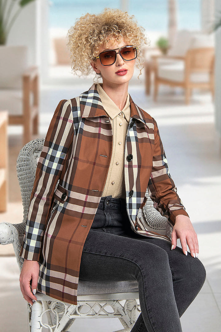 Gabardina Con Estampado De Cuadros Y Botones