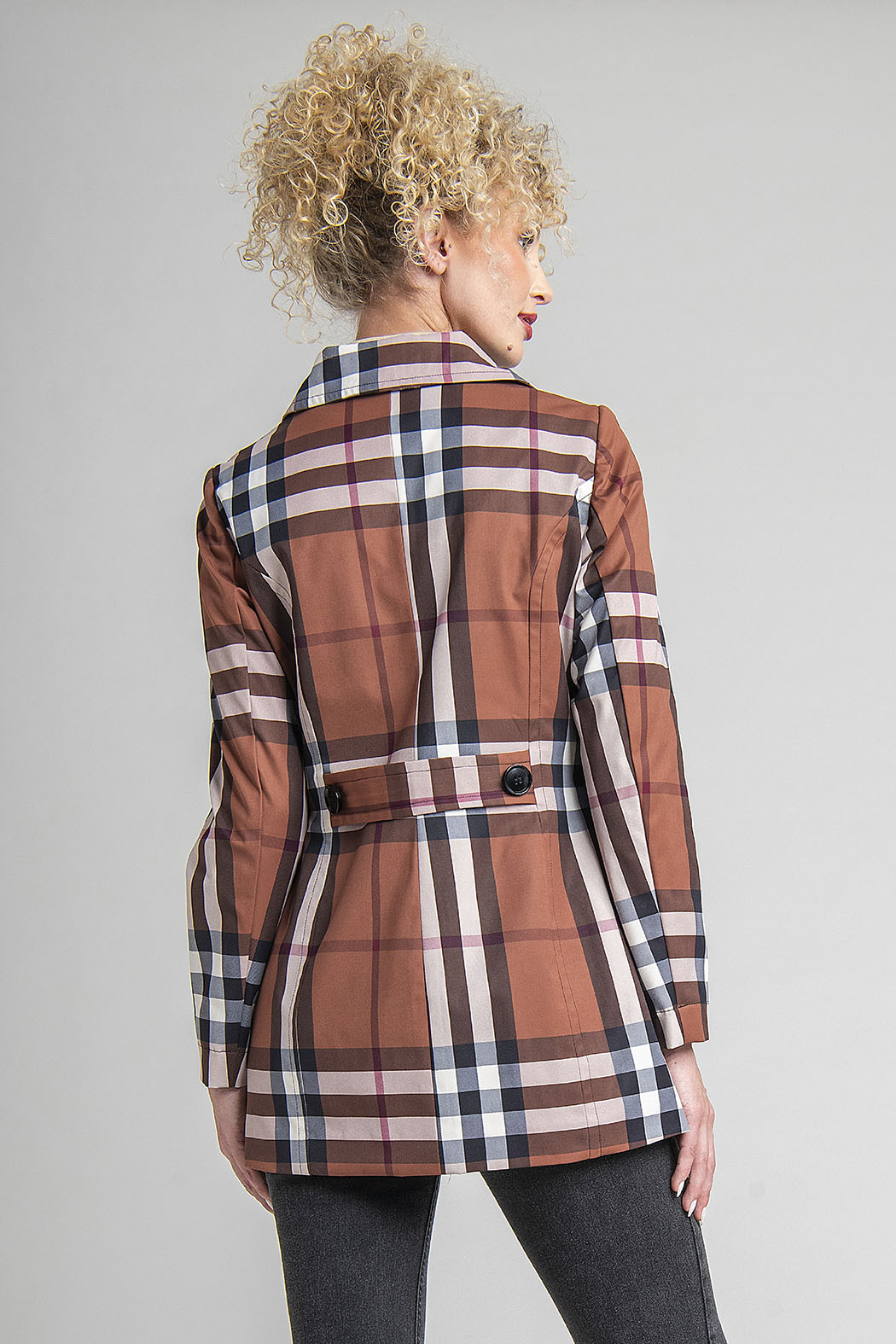 Gabardina Con Estampado De Cuadros Y Botones