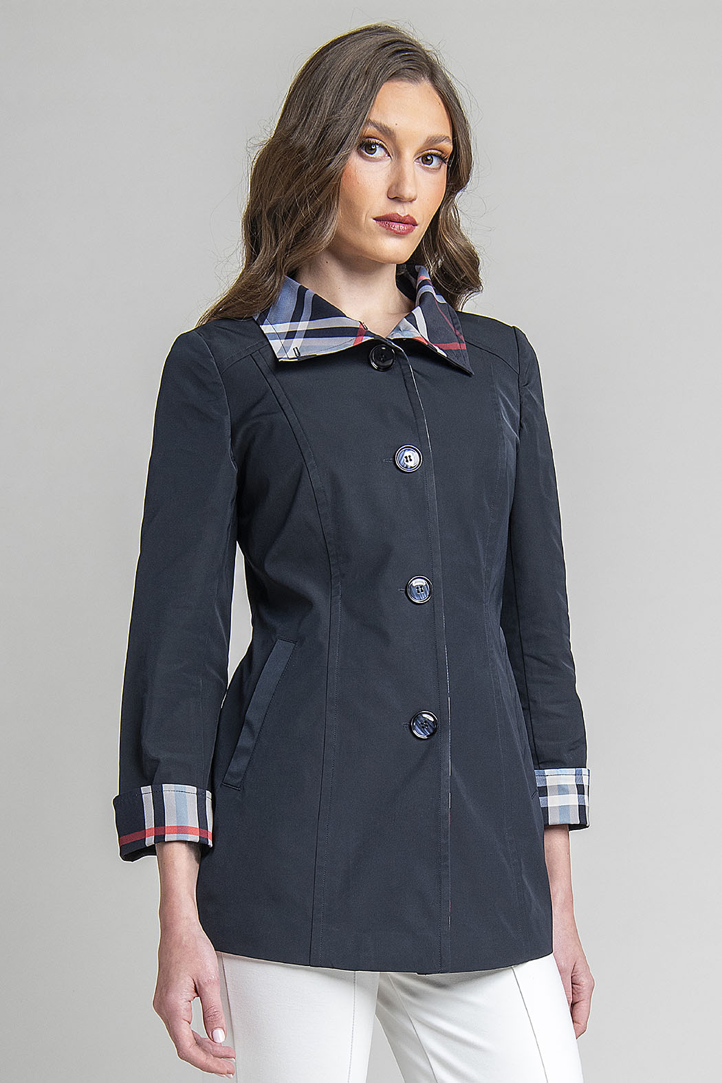 Gabardina Con Estampado De Cuadros En Cuello Y Puños