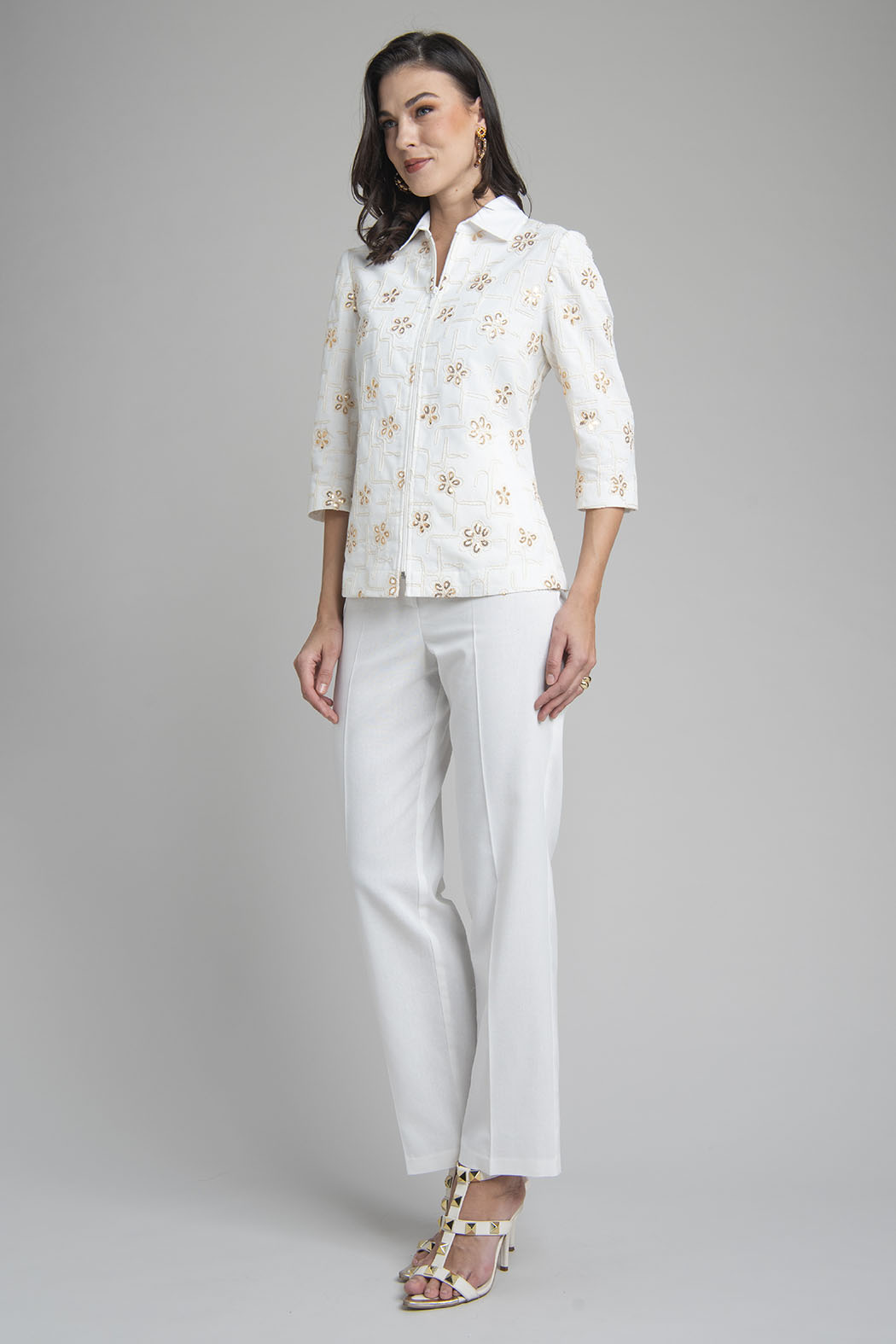 Conjunto Pantalon Y Saco Con Flores Bordadas