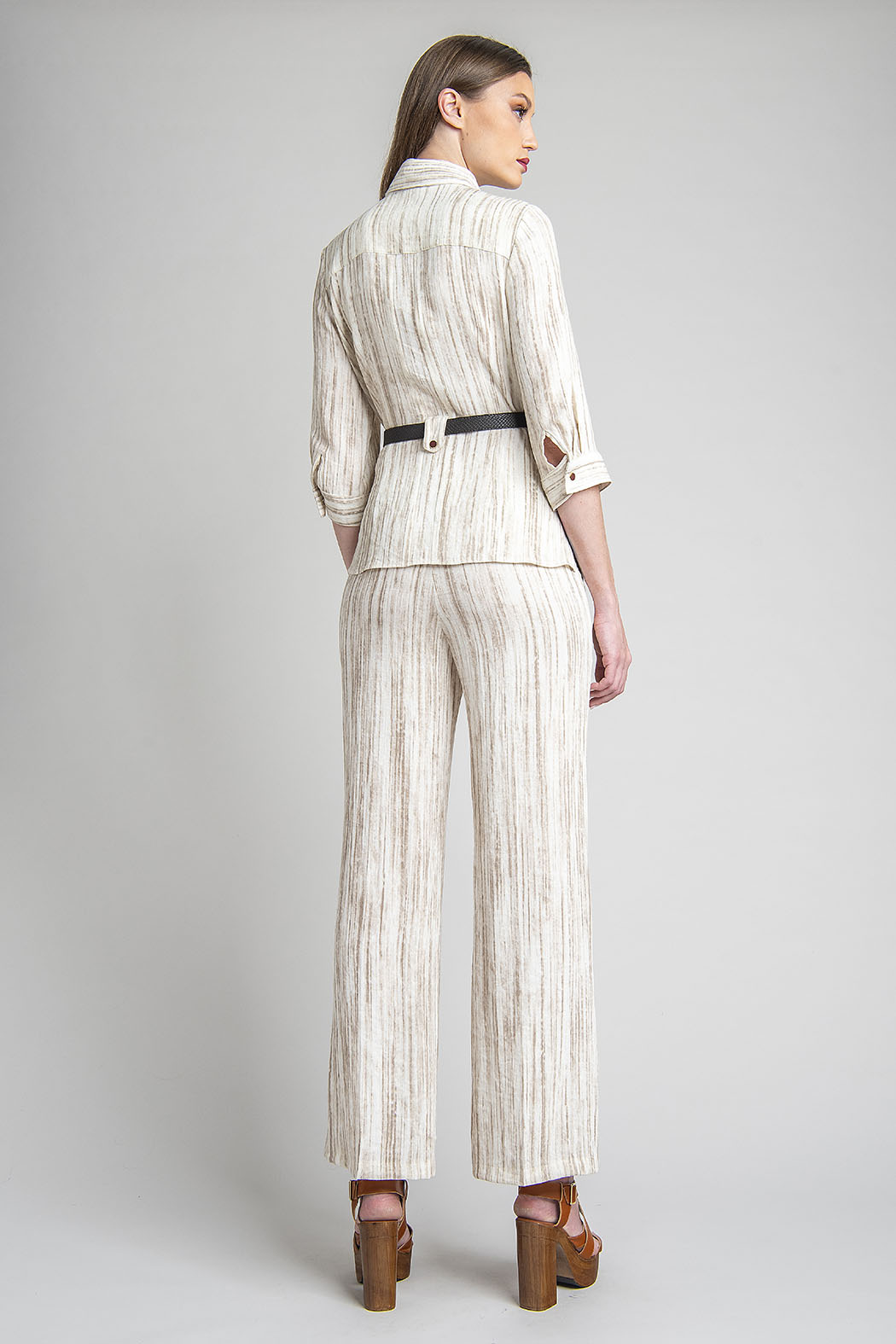 Conjunto De Pantalon Con Blusa Y Cinturon