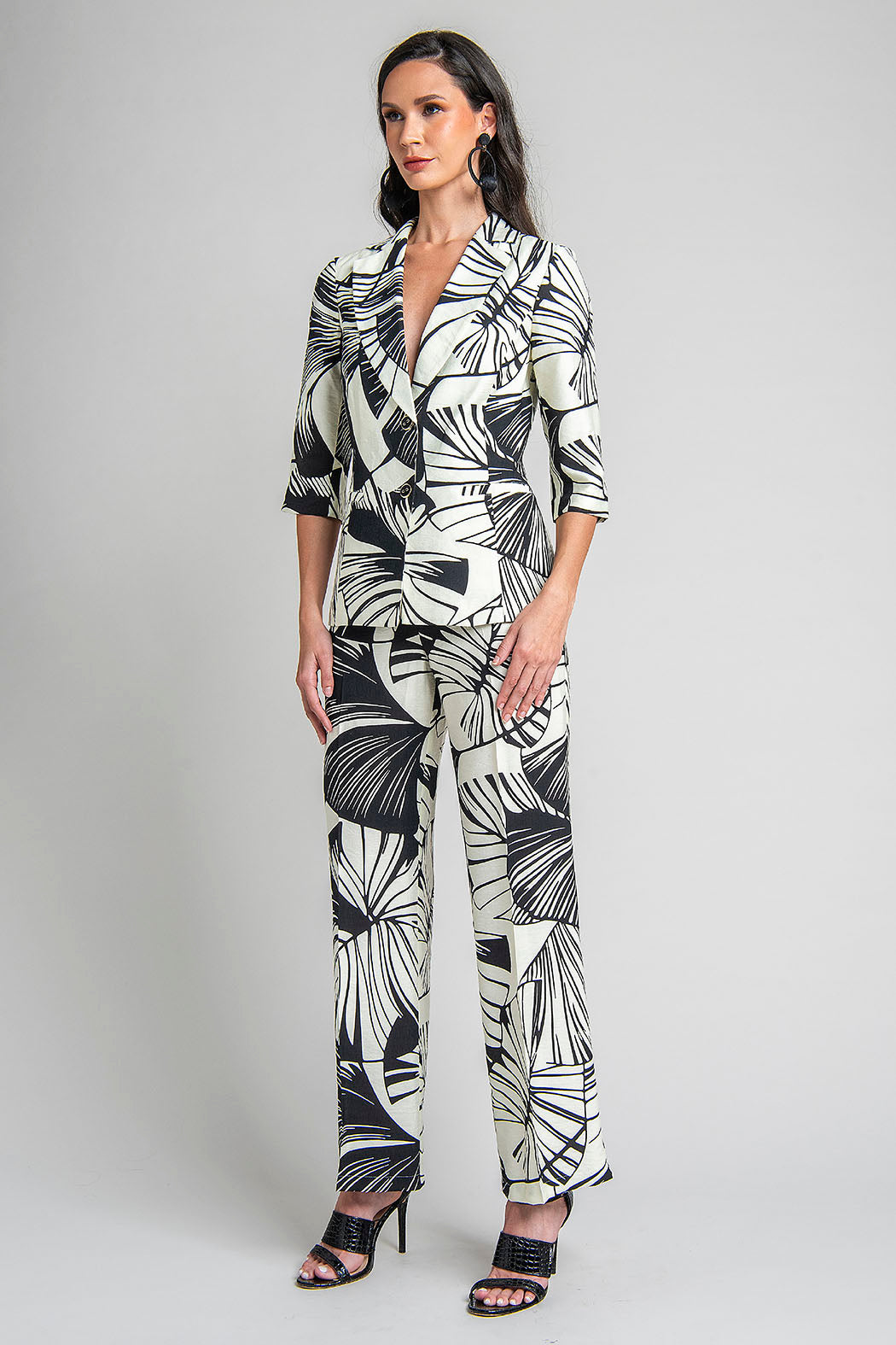 Conjunto De Pantalon Con Saco Estampado