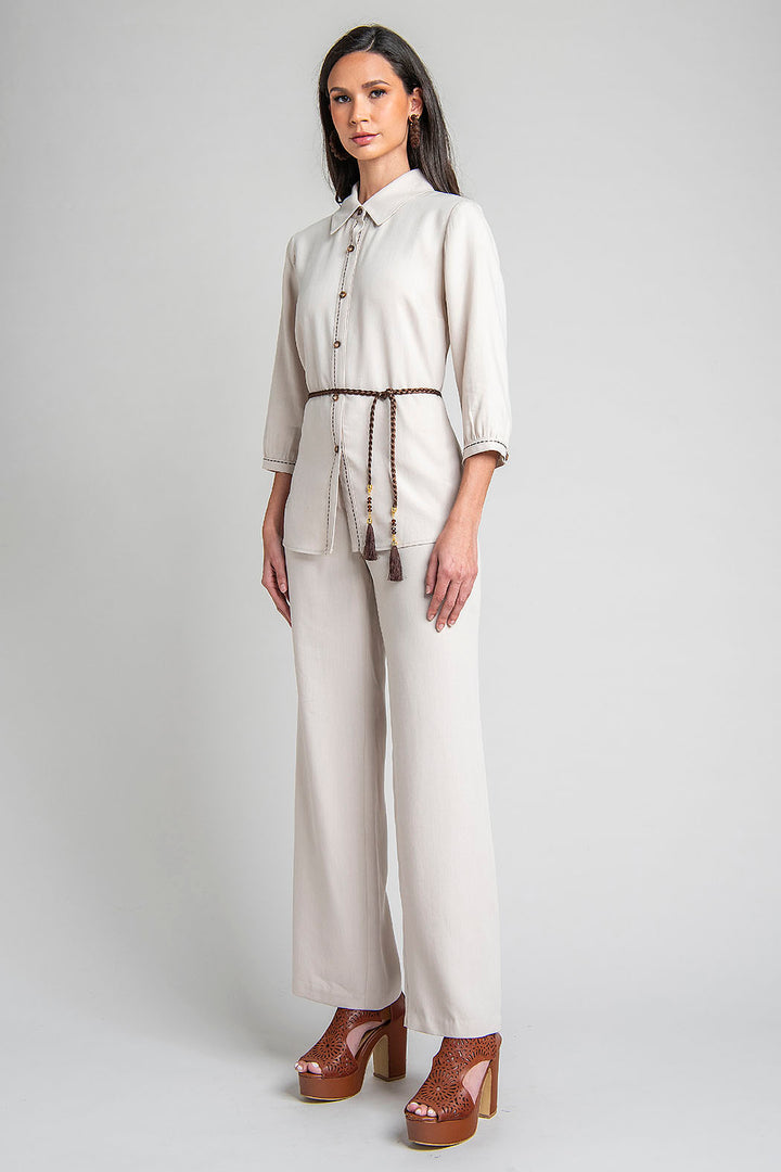 Conjunto De Pantalon Con Blusa Y Cinturon