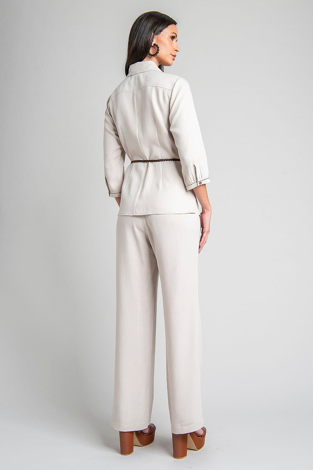 Conjunto De Pantalon Con Blusa Y Cinturon