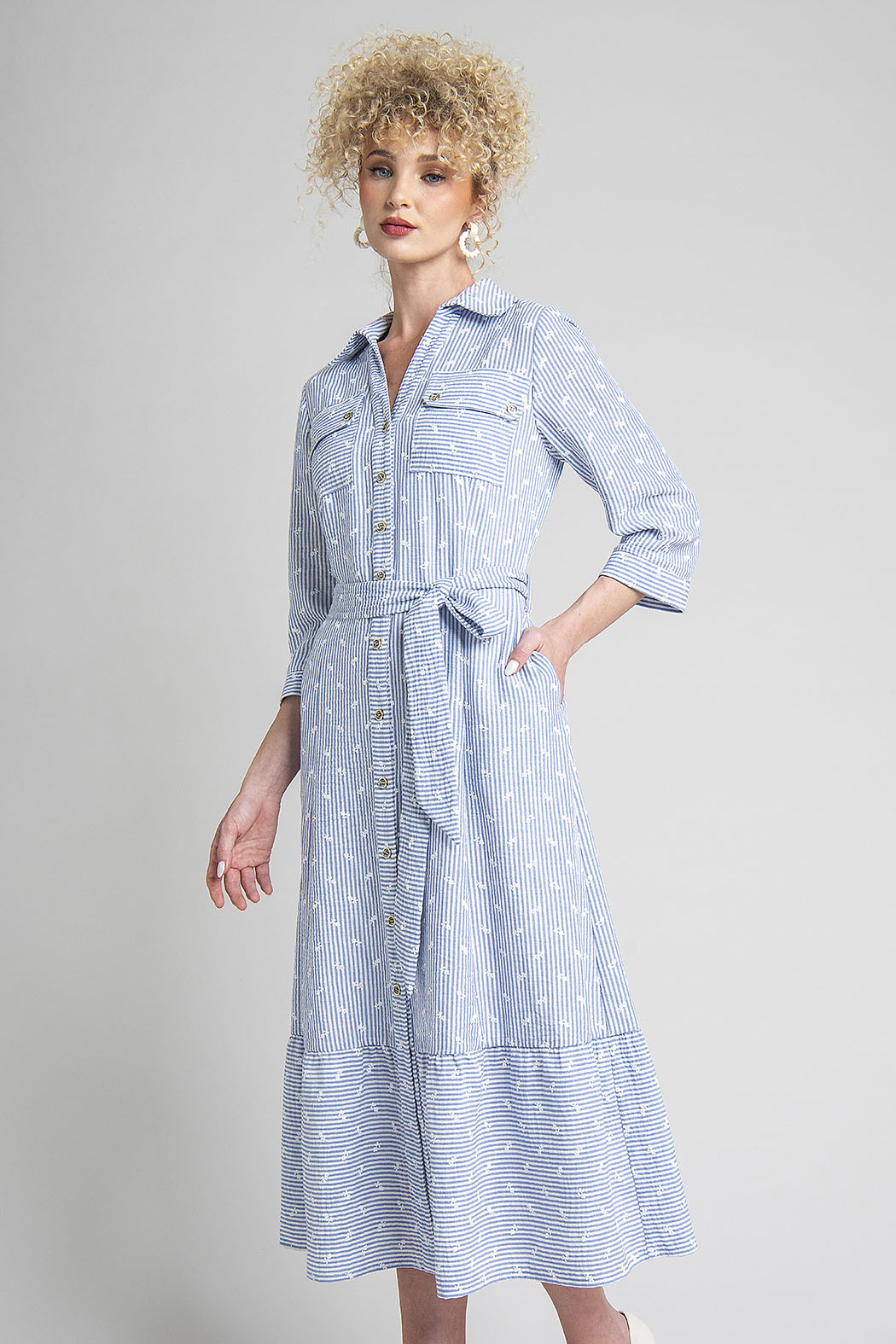 Vestido Camisero De Rayas Con Bordado Floral Y Cinturón