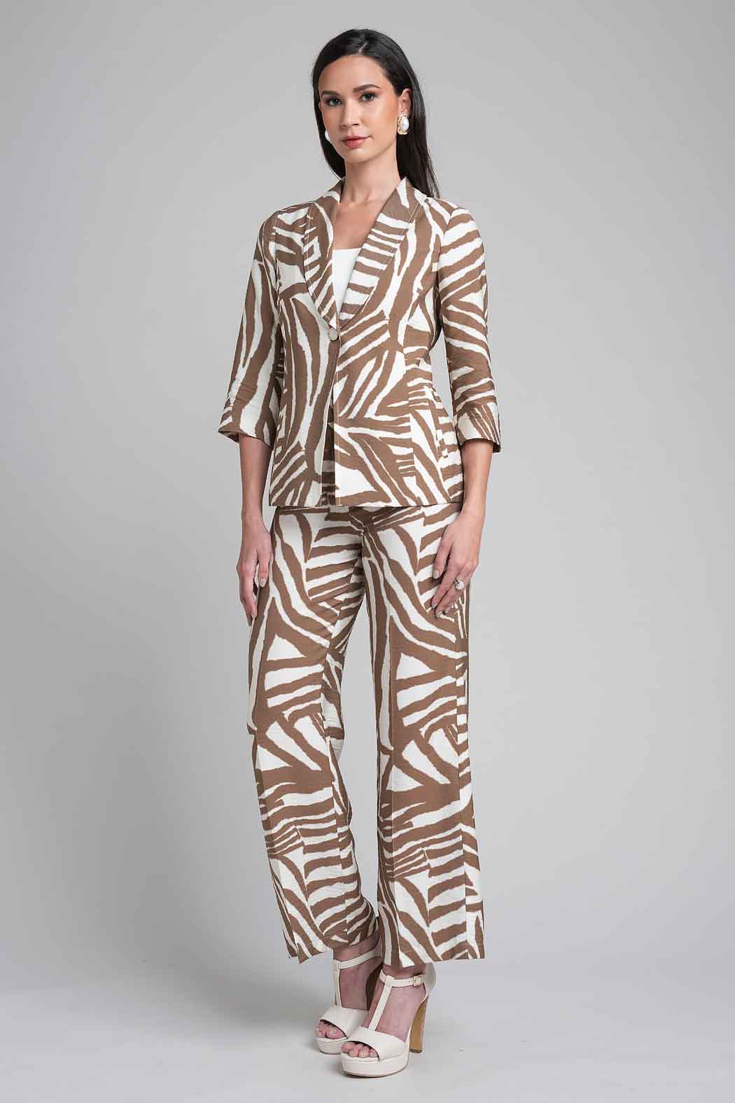 Conjunto De Pantalon Con Saco Estampado
