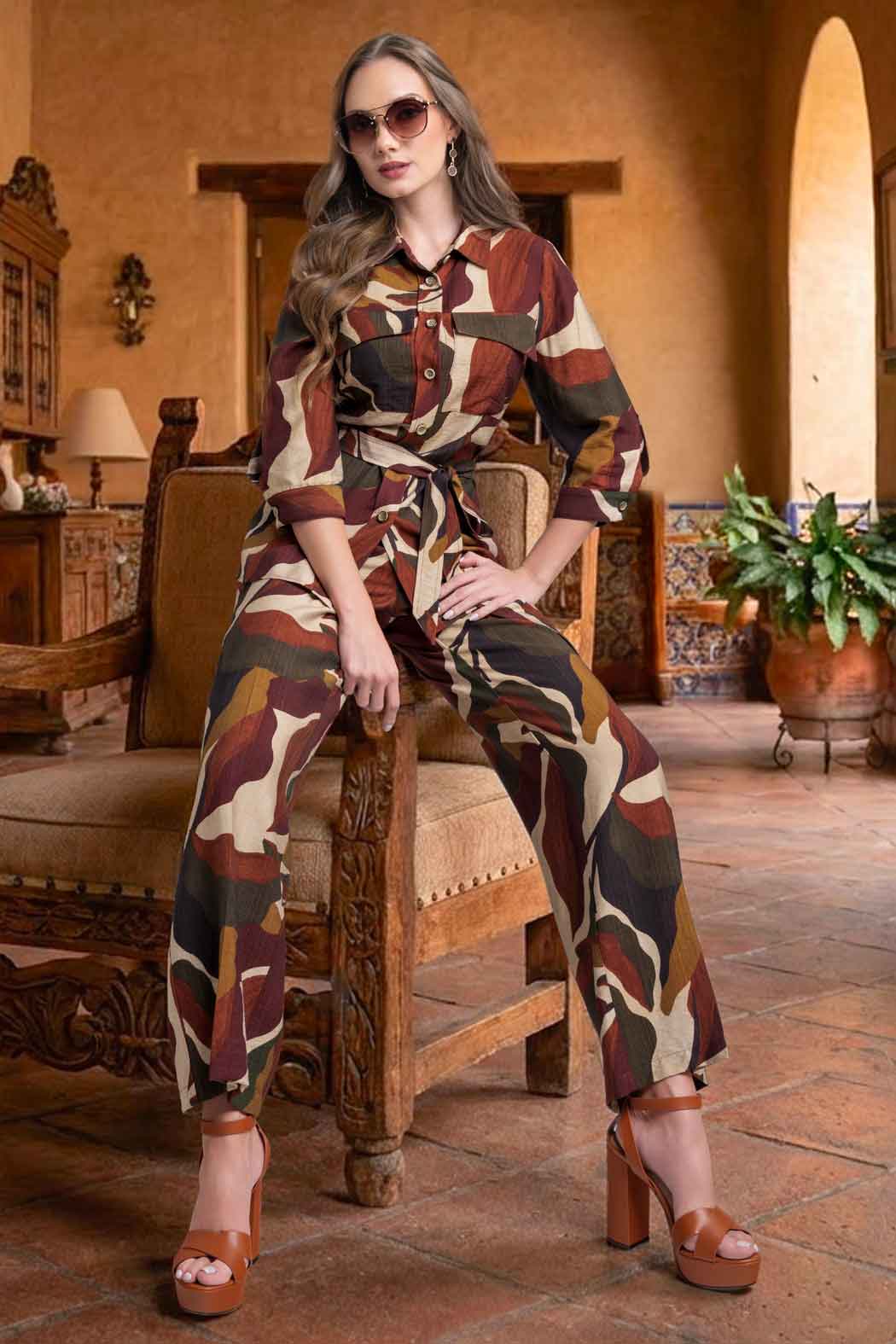 Conjunto De Pantalon Y Blusa Estampado